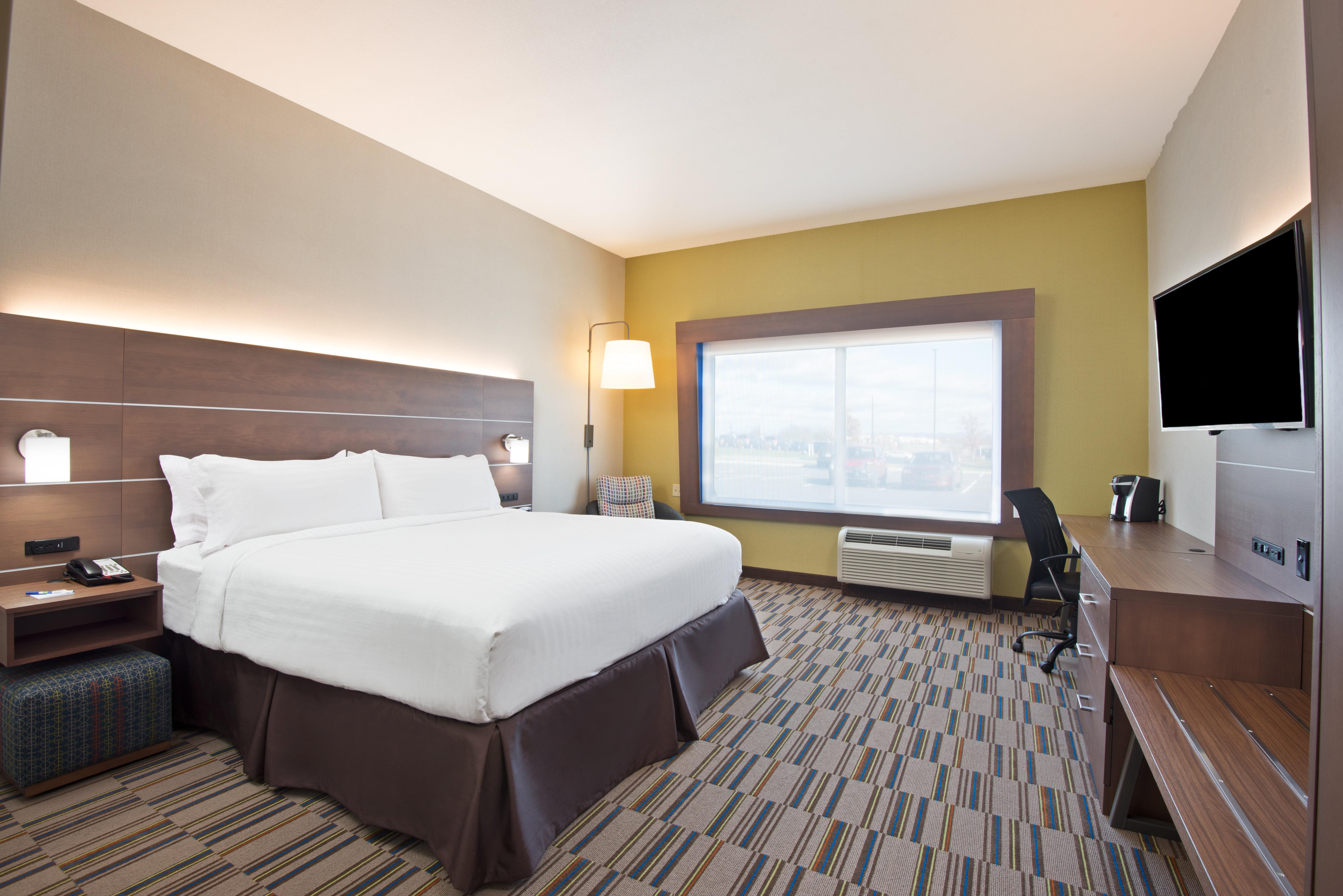 Holiday Inn Express & Suites Uniontown By Ihg Exterior foto