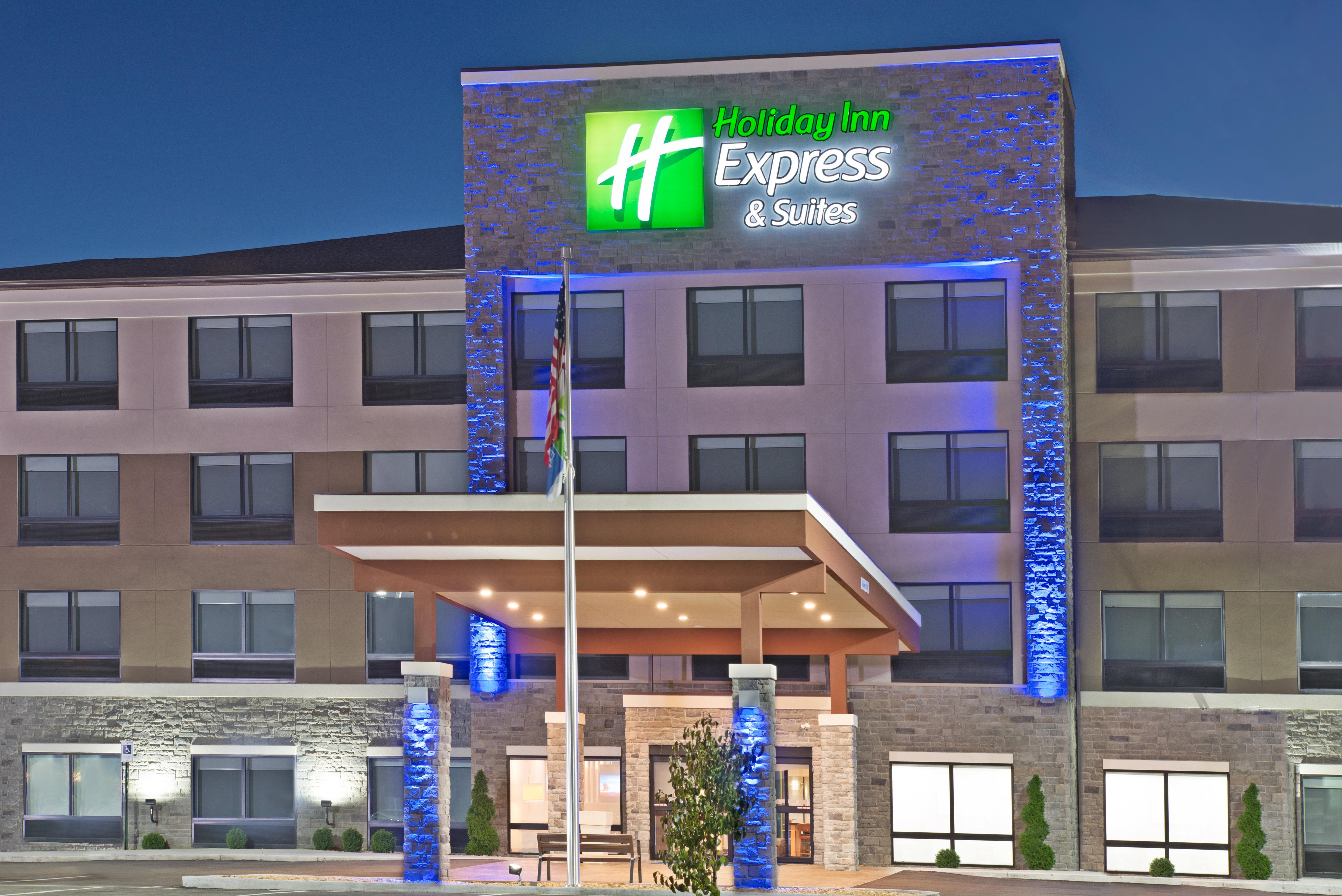 Holiday Inn Express & Suites Uniontown By Ihg Exterior foto