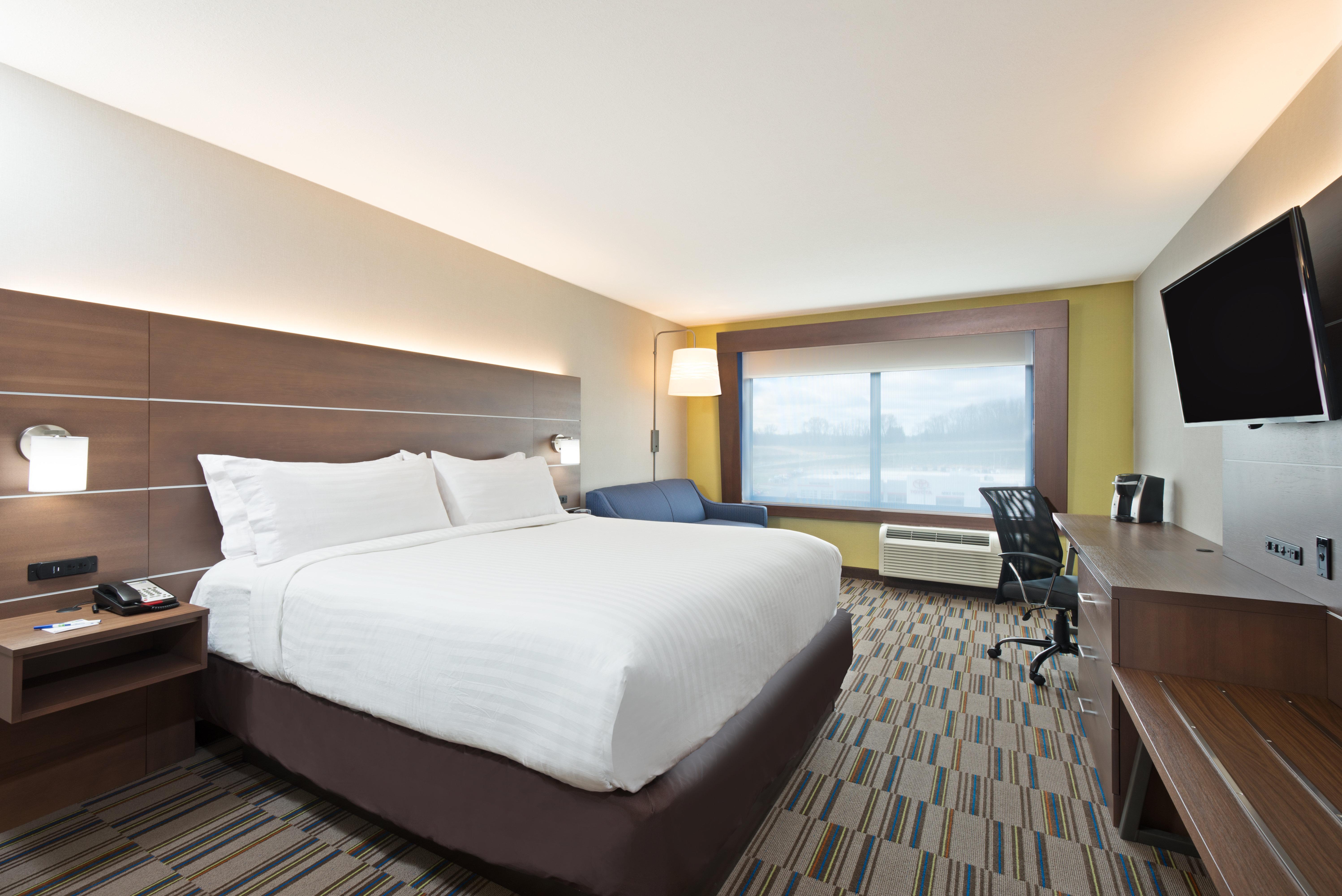 Holiday Inn Express & Suites Uniontown By Ihg Exterior foto